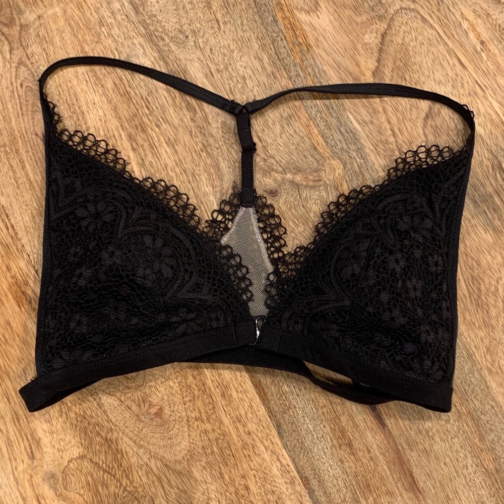 Victoria’s Secret black lace bralette